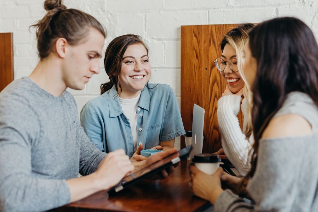 découvrez l'importance de la communication interne au sein des entreprises. apprenez comment une communication efficace peut améliorer la collaboration, renforcer la culture d'entreprise et favoriser l'engagement des employés.